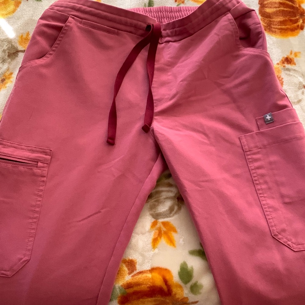 XS tall yolo quartz scrubs. These are the older version from a year ago.